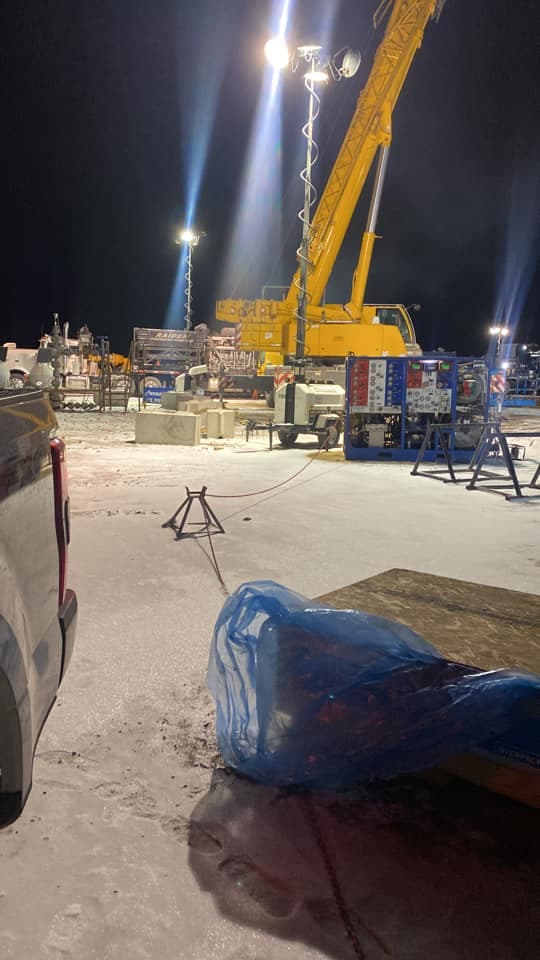 Desde el jale, en Jal, Nuevo México, y a pesar de las fuertes nevadas, la producción sigue.