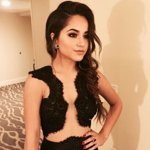 Becky siempre luce un peinado digno para copiar.