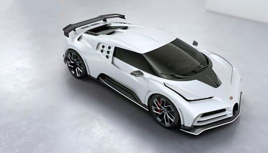 Según el diario 'Bild', CR7 añadió a su colección de coches el super exclusivo Bugatti Centodieci, uno de los coches más lujosos del mundo, de los cuáles solo hay 10 en el mundo. El increíble auto alcanza los 490 km/h y un elevado precio de 9.4 millones de euros.