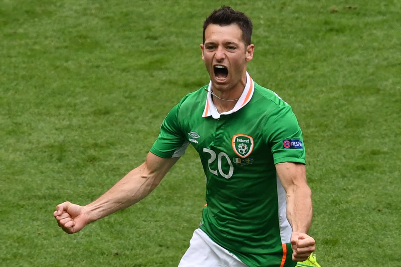 En 2010, Irlanda del Norte acusó ante el TAS a la República de Irlanda del Sur por 'robarse' jugadores norirlandeses. Sin embargo, Irlanda del Sur ganó, pues el TAS concluyó que los jugadores nacidos en la isla de Irlanda pueden escoger si juegan por la del Norte o la del Sur.