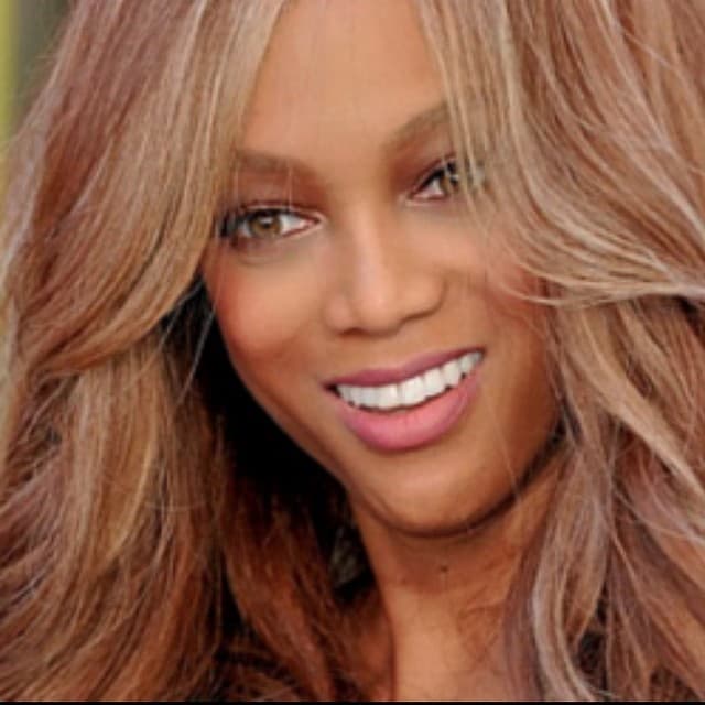 “Sigues siendo hermosa e increíble. Eres valiente. Te aplaudo, Tyra”, entre otros comentarios le han dejado.