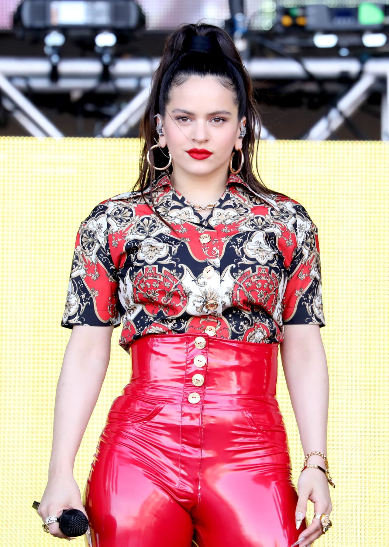 Rosalía está nominada este año en dos categorías de Premios Juventud: New to the USA, but big at home (Nuevo en USA, pero conocido en casa) y Sick Dance Routine (Coreografías que me matan), por el tema ‘Con altura’,