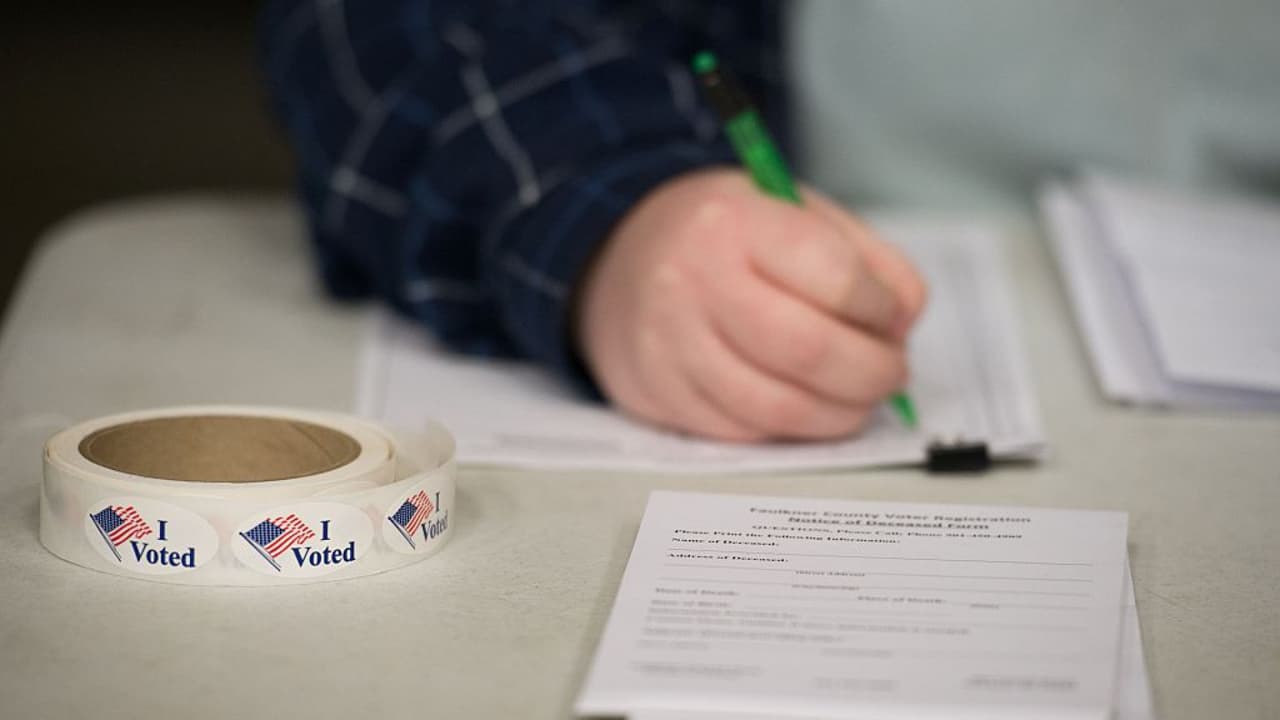 Como otros condados de California, y por una nueva ley en el estado, hoy las personas que no se registraron en el período oficial, pueden hacerlo. Es decir, aquellos elegibles pueden visitar a un centro de votación y solicitar su planilla de registro de voto y así ejercer su voto.