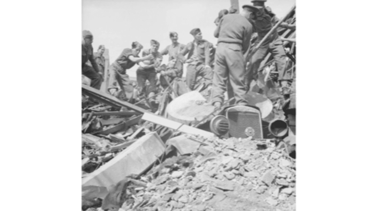 <h3 class="cms-H3-H3">Hull, Inglaterra</h3>
<br>
<br>Alemania bombardeó la ciudad portuaria de Hull en marzo de 1941, destruyendo el 95% de su territorio así como buena parte de su infraestructura industrial y portuaria. Unas 1,200 personas murieron y más de 152,000 quedaron sin hogar.
<br>