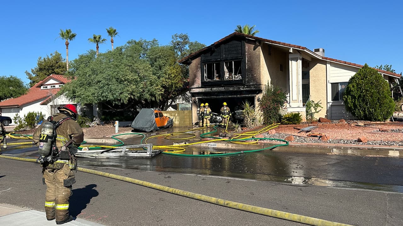 Alrededor de las 7:30 de esta mañana, los bomberos fueron enviados al área de Cactus y Cave Creek Rd tras recibir informes de un
<b>incendio estructural. </b>