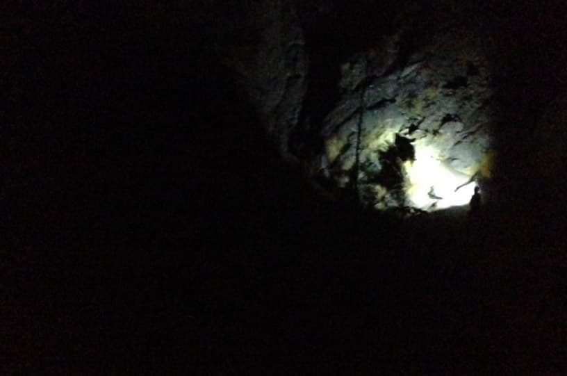 Senderistas quedaron atrapados en un acantilado en el sur de California