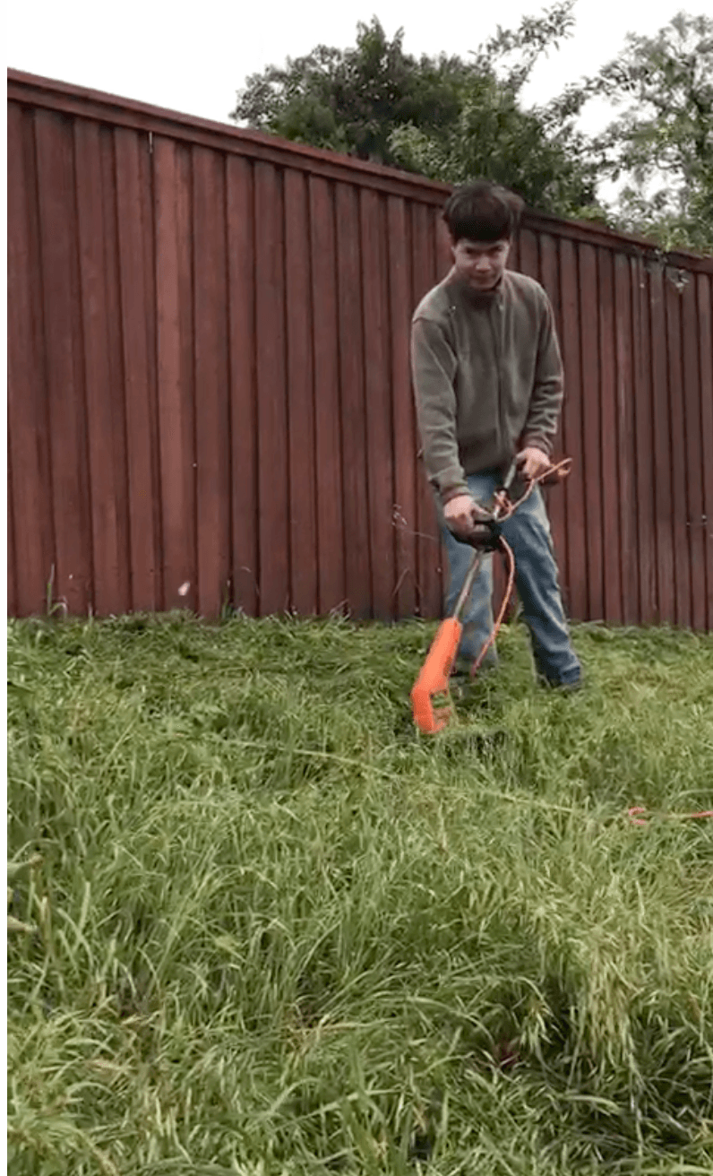 Pero esos planes de salir adelante con sus estudios y ayudar a la familia se esfumaron en segundos por un acto de violencia que nadie esperaba.
<br>
<br>“Se iba a graduar este año y, lamentablemente, por personas desconocidas, él ya no está con nosotros”, aseguró el padre de Davis.