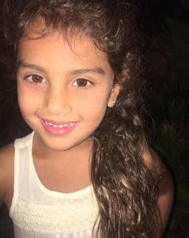 Luciana, la mas pequeña de los hijos del reguetonero, ha sido una luz especial en su vida: "La más pequeñita es la consentida de la casa, todos queremos abrazarla y besarla", comentó en entrevistas pasadas.