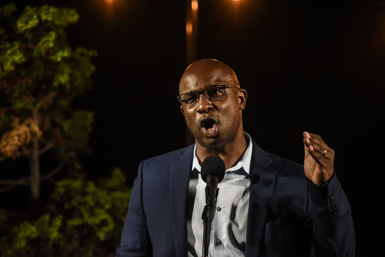 <i>“Trump es como un falso rapero de gangsta rap”.</i>
<br>
<br>
<b>Jamaal Bowman, candidato demócrata al congreso de Nueva York</b>