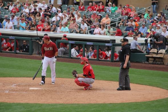 ¡El famoso comediante Will Ferrell se lució jugando con 10 equipos diferentes de la MLB  en cinco partidos del Spring Training en un solo día! Mientras los fans le hacían porras al comediante, éste les hacía bromas desde la cancha. Su hazaña fue grabada para una producción televisiva que será transmitida por HBO a finales de año.