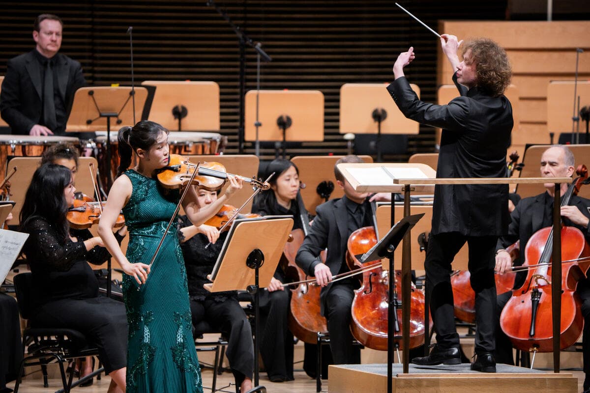 Santtu-Matias Rouvali leads the New York Philharmonic performing Bernstein Serenade (after Plato's Symposium) with soloist Esther Yoo and