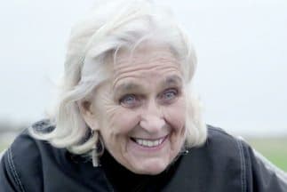 La paracaidista de 82 años