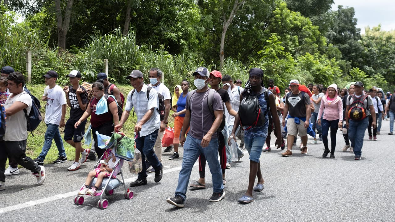 Crisis en la frontera: migrantes centroamericanos y haitianos denuncian discriminación y maltrato en México