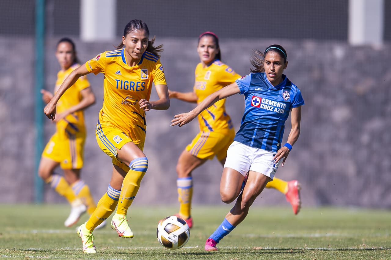 Las Tigres arrancan los cuartos de final con una escandalosa goleada 0-4 sobre Cruz Azul.