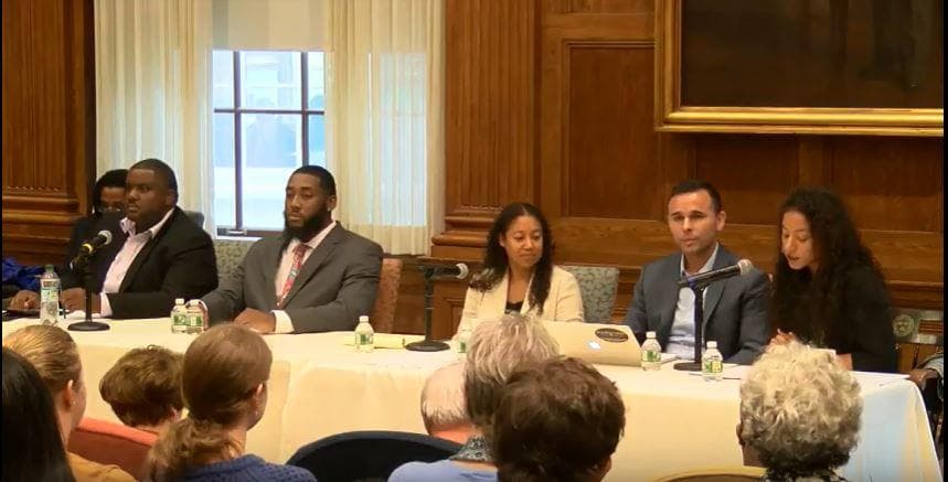 Ángel Sánchez (segundo por la derecha) en un panel en la Universidad de Harvard organizado por el Departamento de Filosofía.