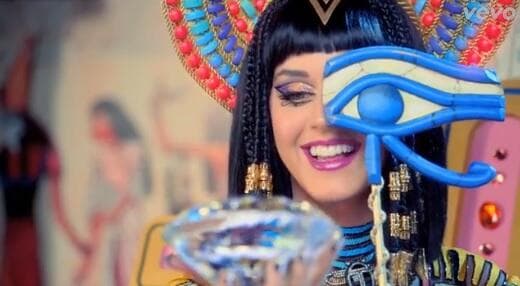 Quizá a Katy no le haga mucha gracia ver el parecido que hay con su video...