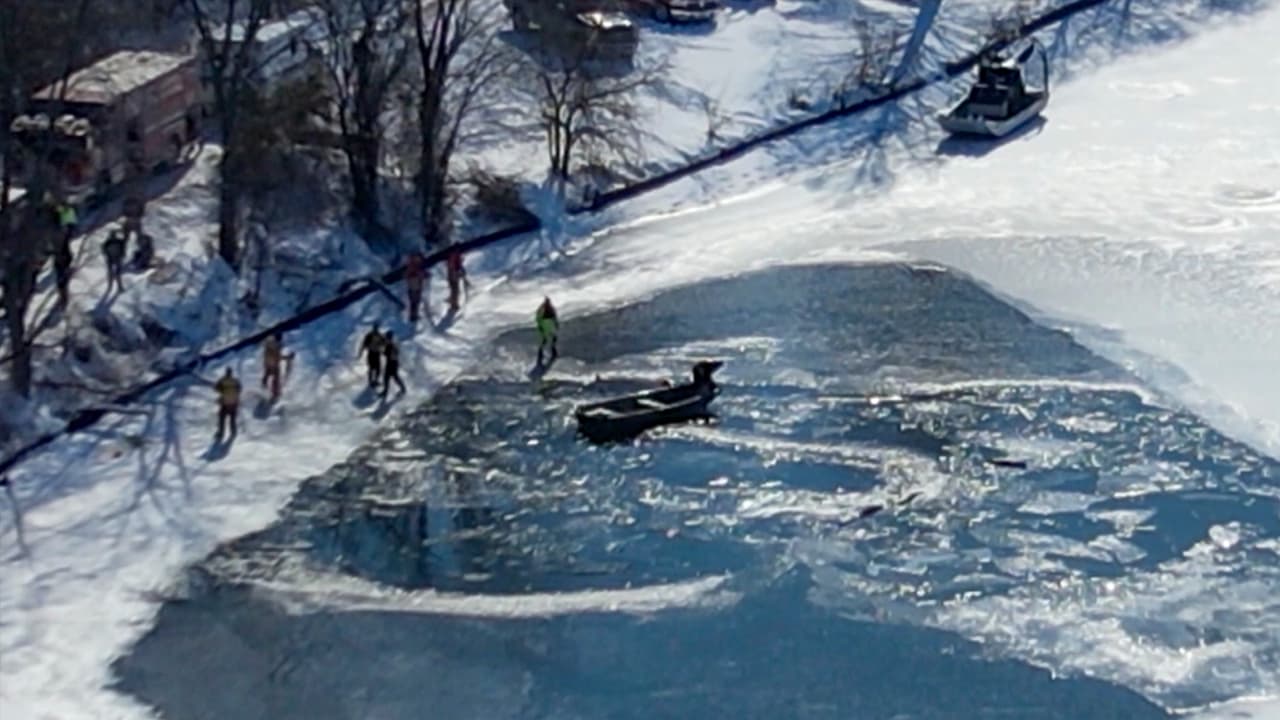 Joven desaparece en lago congelado de Illinois cuando intentaba rescatar a su perro