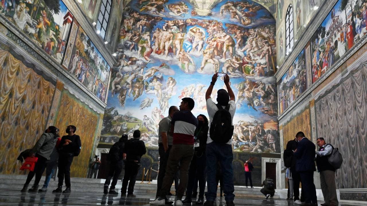 Así se ve la réplica de la Capilla Sixtina que fue instalada en el Zócalo de la Ciudad de México