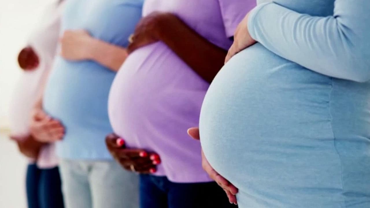 Maternidad después de los 40 gana terreno en EEUU: Especialista explica las opciones de fertilidad