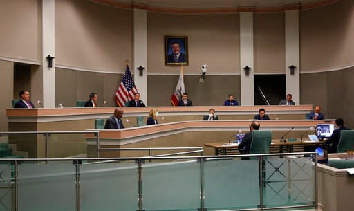 Para obtener el fondo de ayuda, los legisladores pedirán a los contribuyentes a pagar sus impuestos futuros anticipadamente a cambio de un descuento.