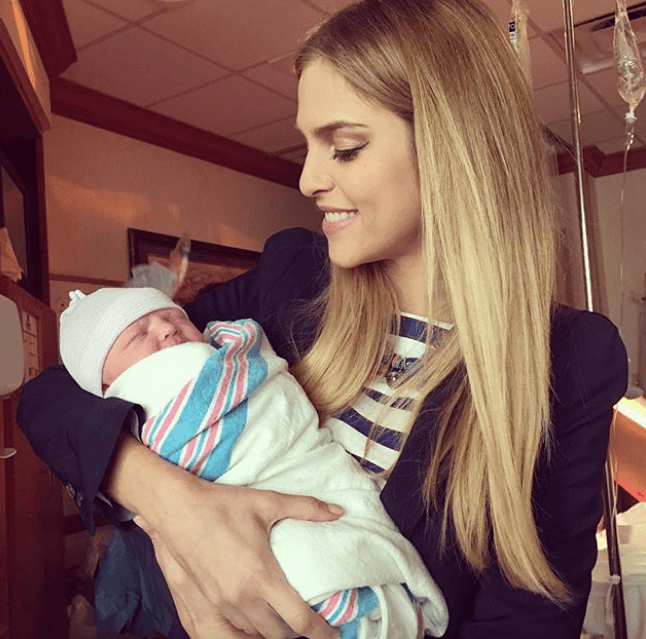 Fue su hermana Linn quien la convirtió hace dos años en tía al dar a luz a su primera hija Annette.