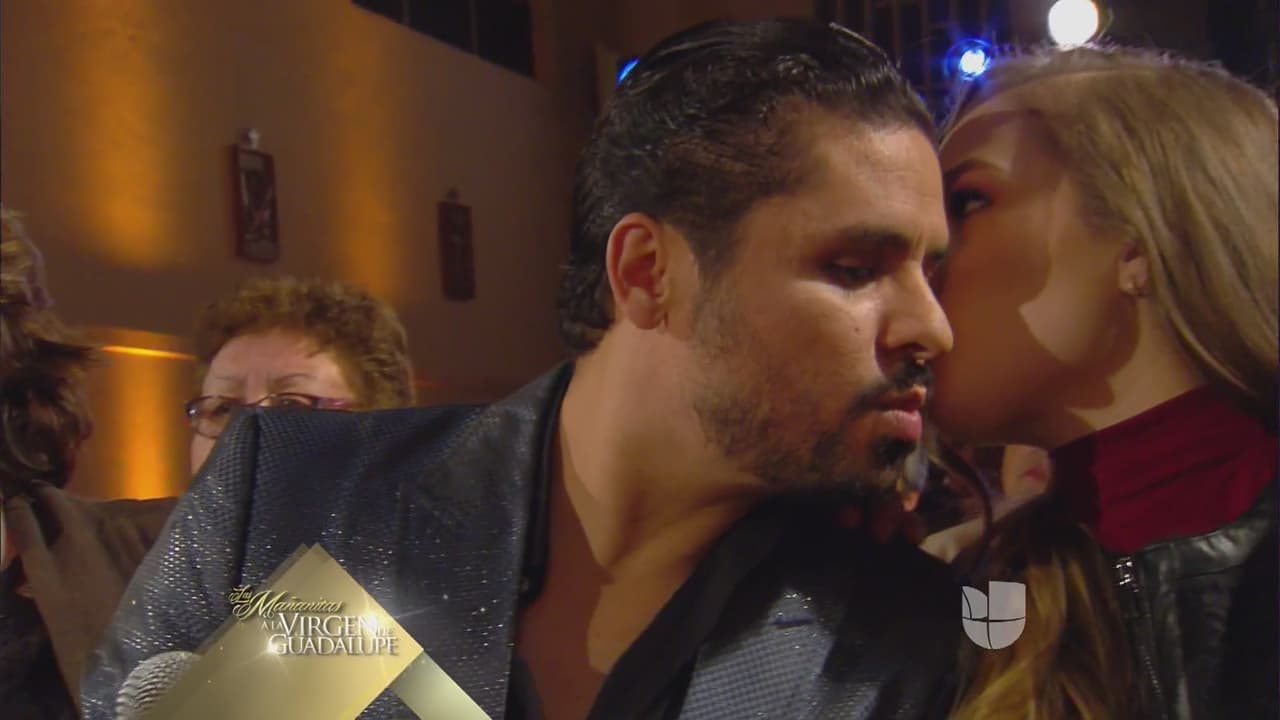 Kenia, muy conmovida, también le demostró su cariño.