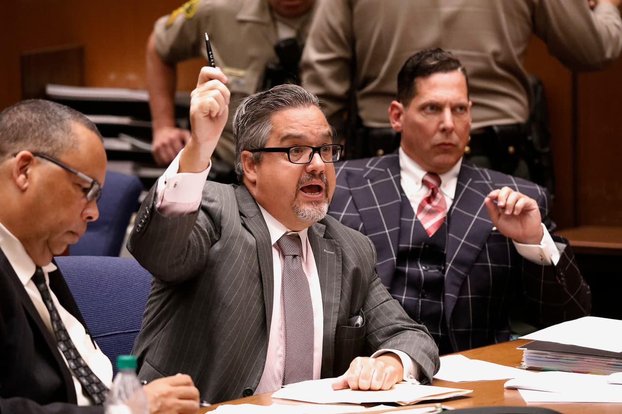 Sin embargo, la audiencia también sirvió para que los fiscales presentaran nuevas evidencias de supuesta pronografía infantil encontrada en los teléfonos celulares de Gracia.
<br>