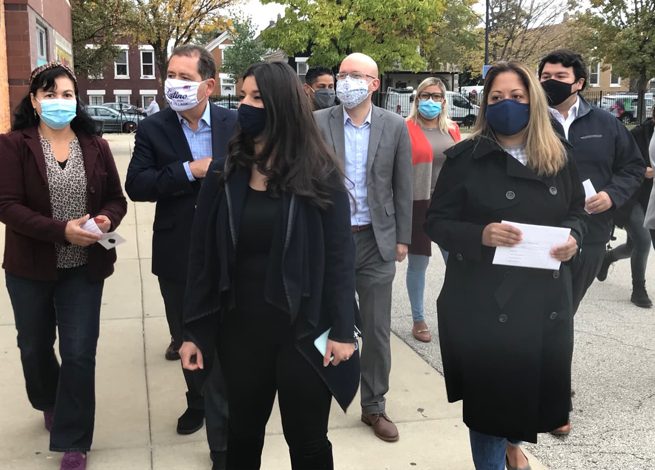 Después se trasladaron a la primaria Joseph Jungman, en Pilsen, sitio elegido para el distrito 25. Ahí se unieron en una conferencia de prensa oficial por parte de la Junta Electoral de Chicago, encabezada por su presidenta Marisel Hernández.