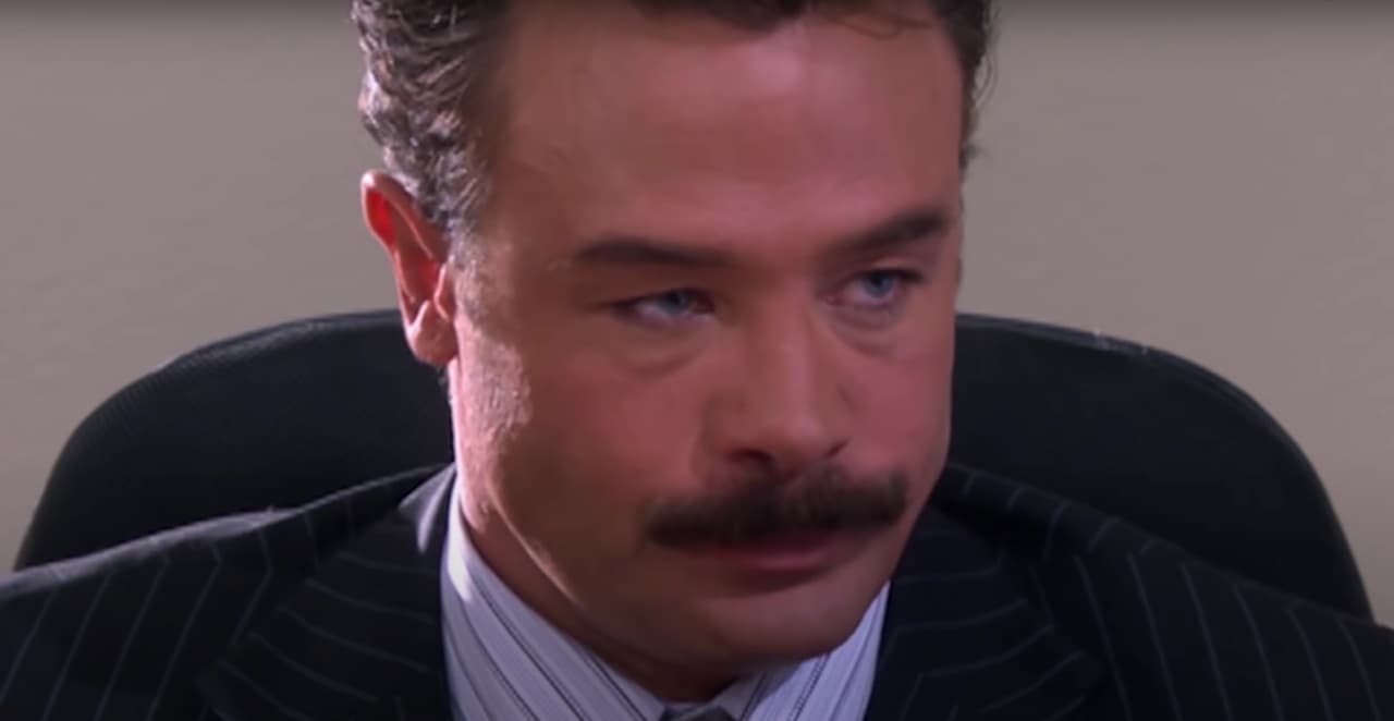 En 'Destilando amor', Sergio Sendel dio vida a Aarón Montalvo. Él era un hombre codicioso y mujeriego, que traicionó a su primo para poder quedarse con la herencia de su abuelo.