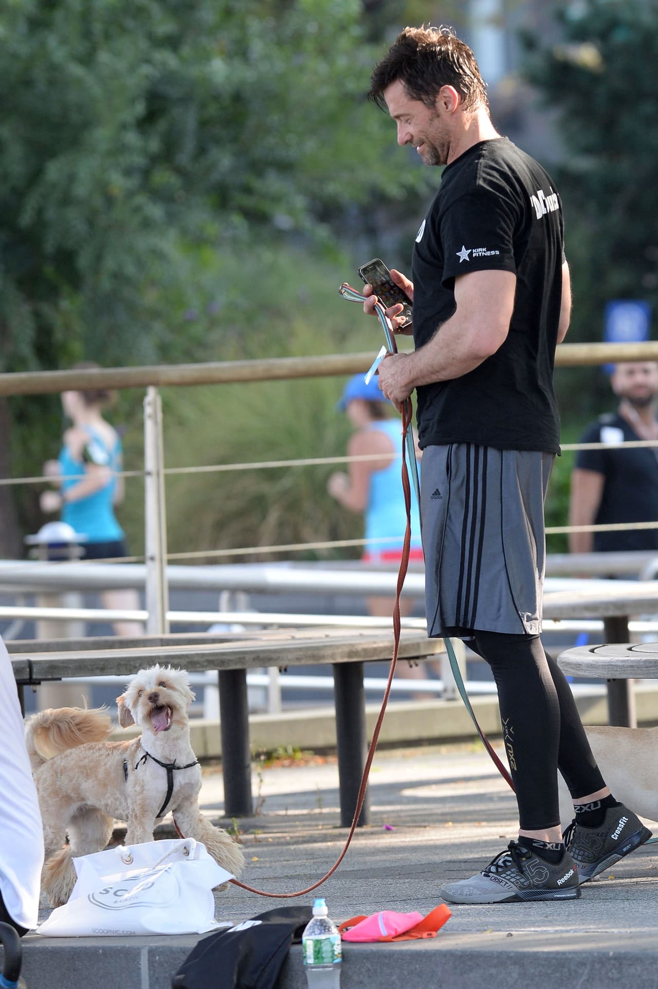 Después de tener los músculos tensos por el ejercicio, nada mejor que pasar un rato con tus queridos amigos .