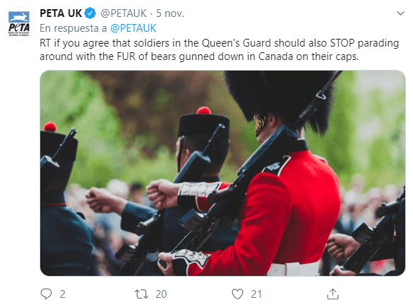Incluso, PETA UK exigió más al solicitar que los soldados de la guardia de Gales dejen de usar piel de oso en sus sombreros.