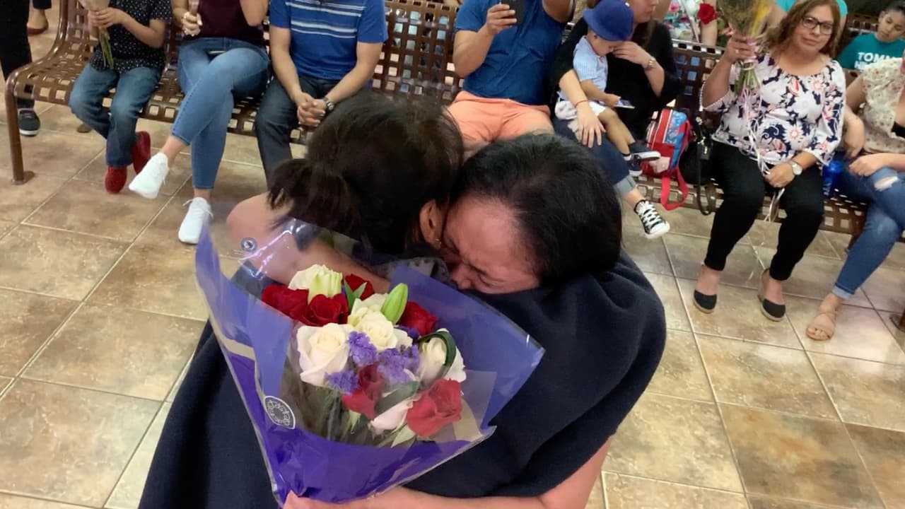 Desde México les ayudaron a gestionar visas de turista para poder venir a Houston a ver sus hijos.