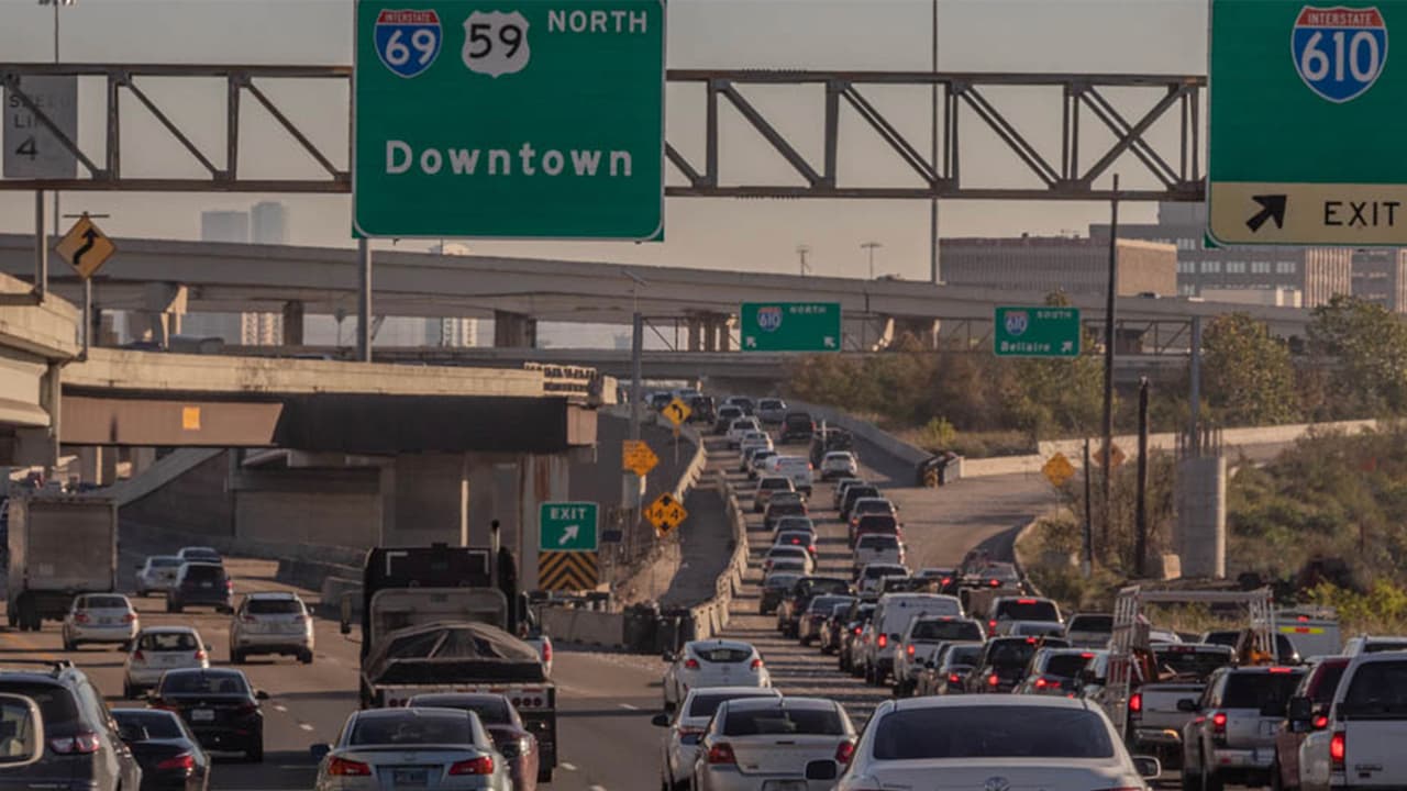 Cierran el cruce de las autopistas 610 y la 59 en Houston por trabajos de construcción