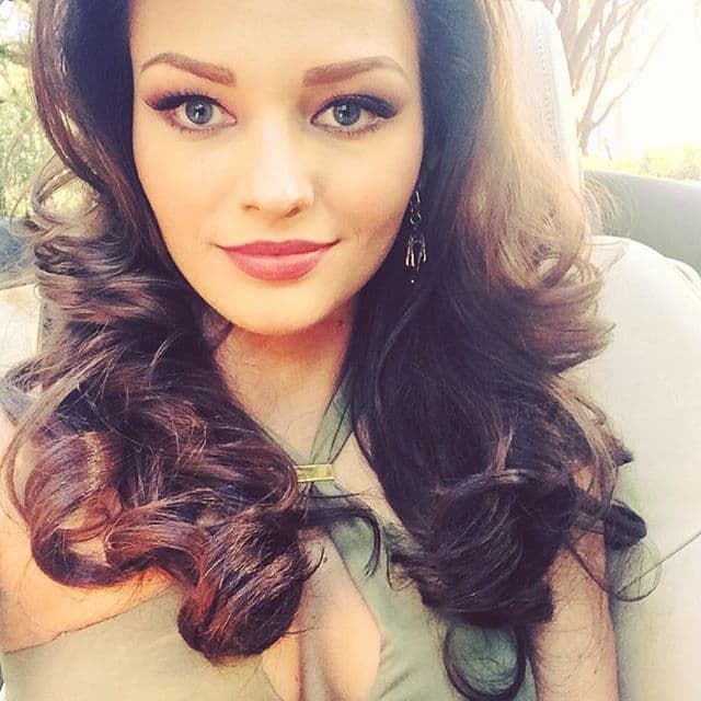 ¿Al lado de quién te gustaría verla?