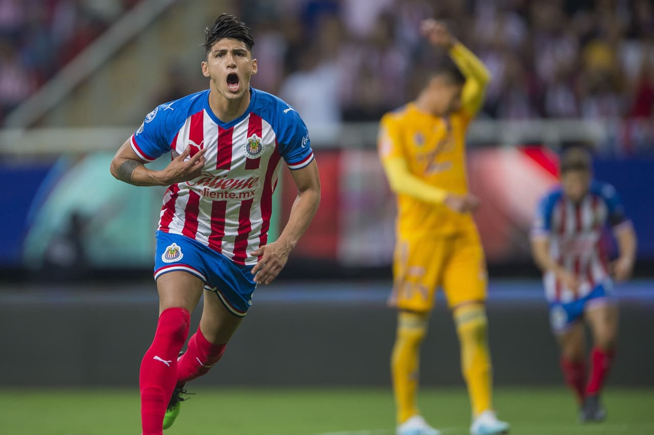 Curiosamente, le marcó a Chivas en el Apertura ‘13 jugando con Tigres, y en éste le anotó a los universitarios con la camiseta del Rebaño.
