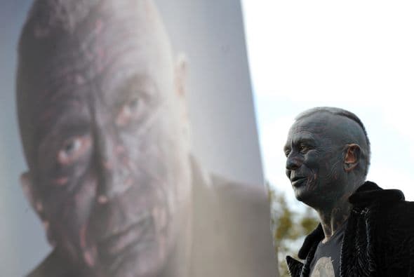 TATUADO BUSCA PRESIDENCIA. Licenciado en Derecho, pintor, compositor, tatuado en casi todo su cuerpo y ahora aspirante a presidir la República Checa: Vladimir Franz es sin duda el candidato más llamativo en las elecciones que el país centroeuropeo celebrará los días 11 y 12 de enero. Ver toda la información