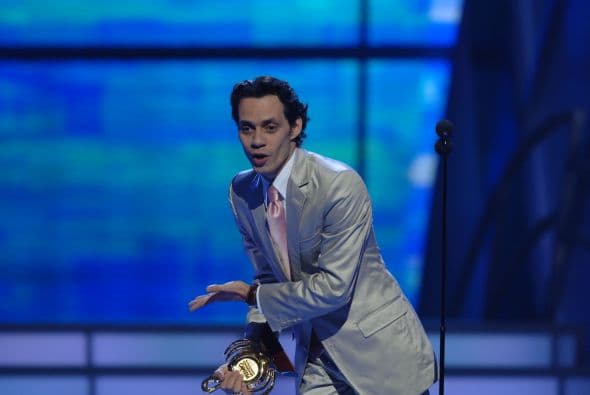 Este año, en Premio Lo Nuestro 2014, rendiremos un homenaje a la exitosa trayectoria del cantante.