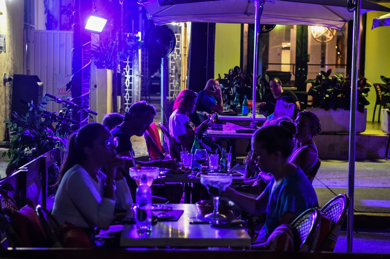 El toque de queda, que actualmente comienza a partir de las 10:00 pm, desde el próximo lunes 14 de septiembre será a partir de las 11:00 pm.