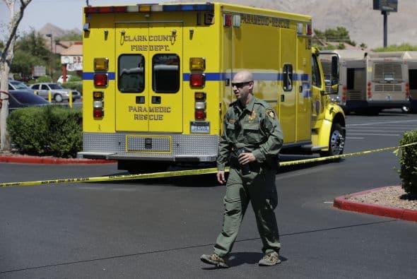 Para después balear a una tercera persona.
