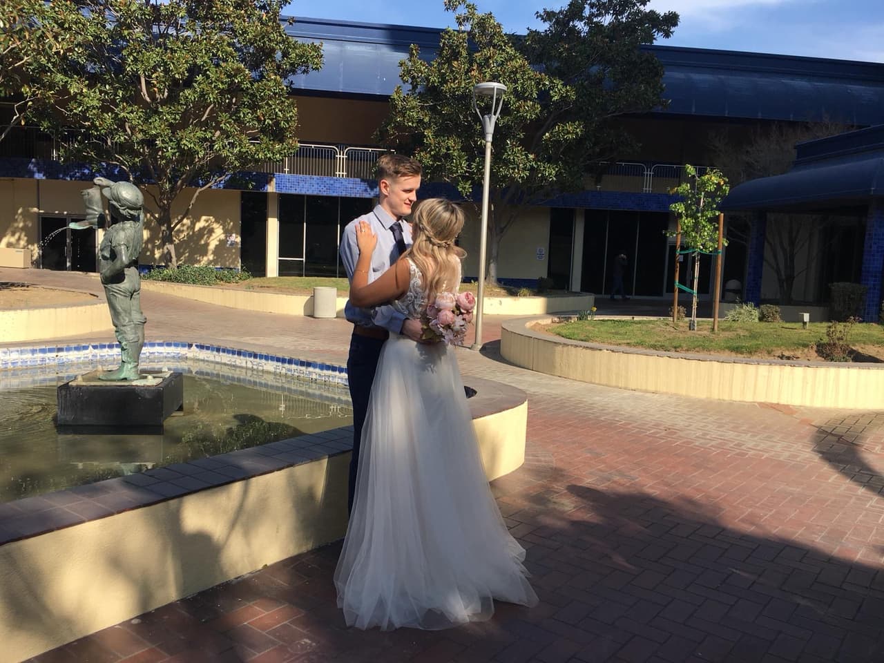 Myriam y Jeremy se conocieron por internet y luego de tres años de estar juntos, decidieron contraer matrimonio.