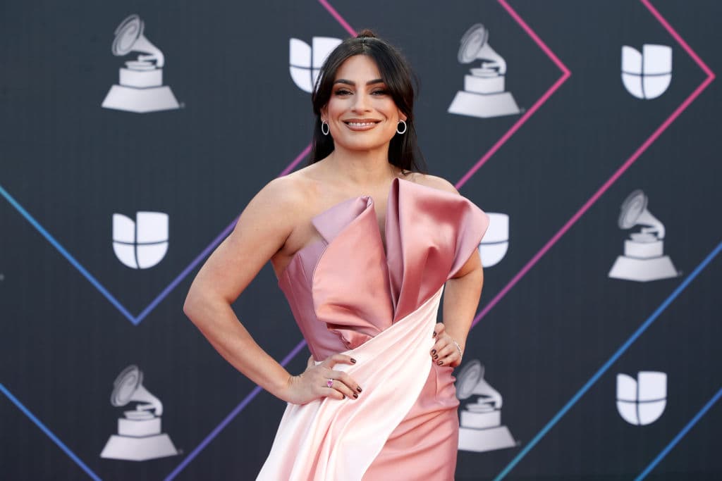 <b>Ana Brenda</b> ha demostrado con el tiempo ser una artista multifacética al actuar tanto en cine, como televisión y teatro, además de contar con una voz privilegiada.