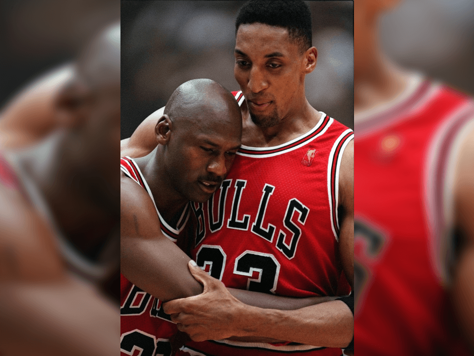 A pesar de estar enfermo de gripa, Jordan no se detuvo, jugó contra Jazz 44 minutos y anotó 38 puntos en las finales de la NBA y dio ventaja a los Bulls de 3-2 en la serie.