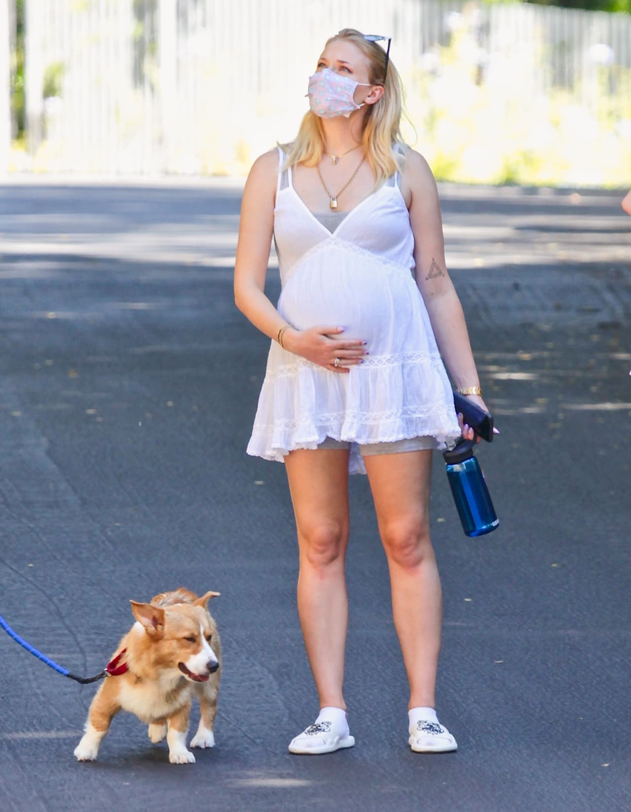 Los vestidos también fueron parte de su outfit.