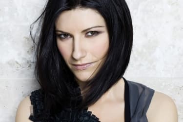 LAURA PAUSINI. Esta lamentable noticia también tocó el corazón de la cantante italiana, que compartió en Twitter su emotivo mensaje.