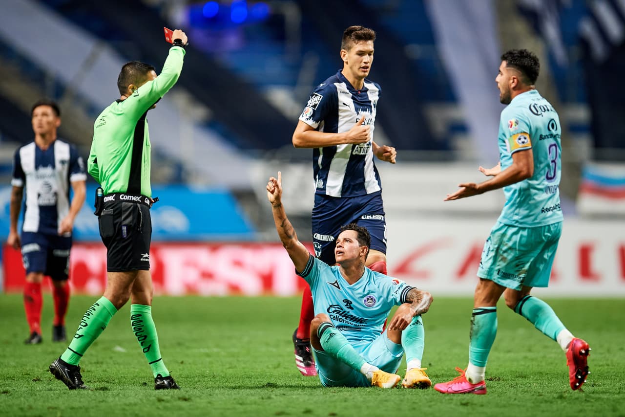 Rayados de Monterrey venció por la mínima diferencia Mazatlán FC y confirmó su pase directo a Cuartos de Final, mientras que los de Tomas Boy están eliminados.
