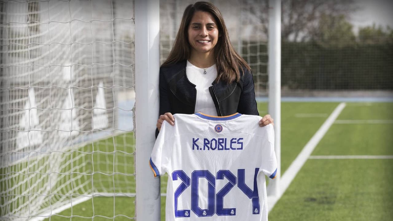 Kenti Robles renovó por dos años más con el Real Madrid.