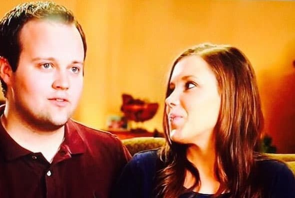 Un reportaje de la revista InTouch dice que estuvo bajo investigación en 2006 tras supuestamente abusar sexualmente de CINCO menores de edad.