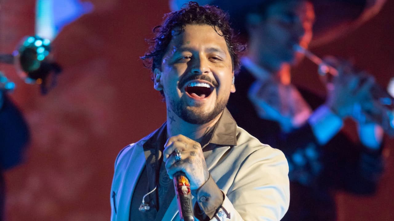 Christian Nodal en Premios Juventud 2026: el romanticismo de 'Amé' en su performance
