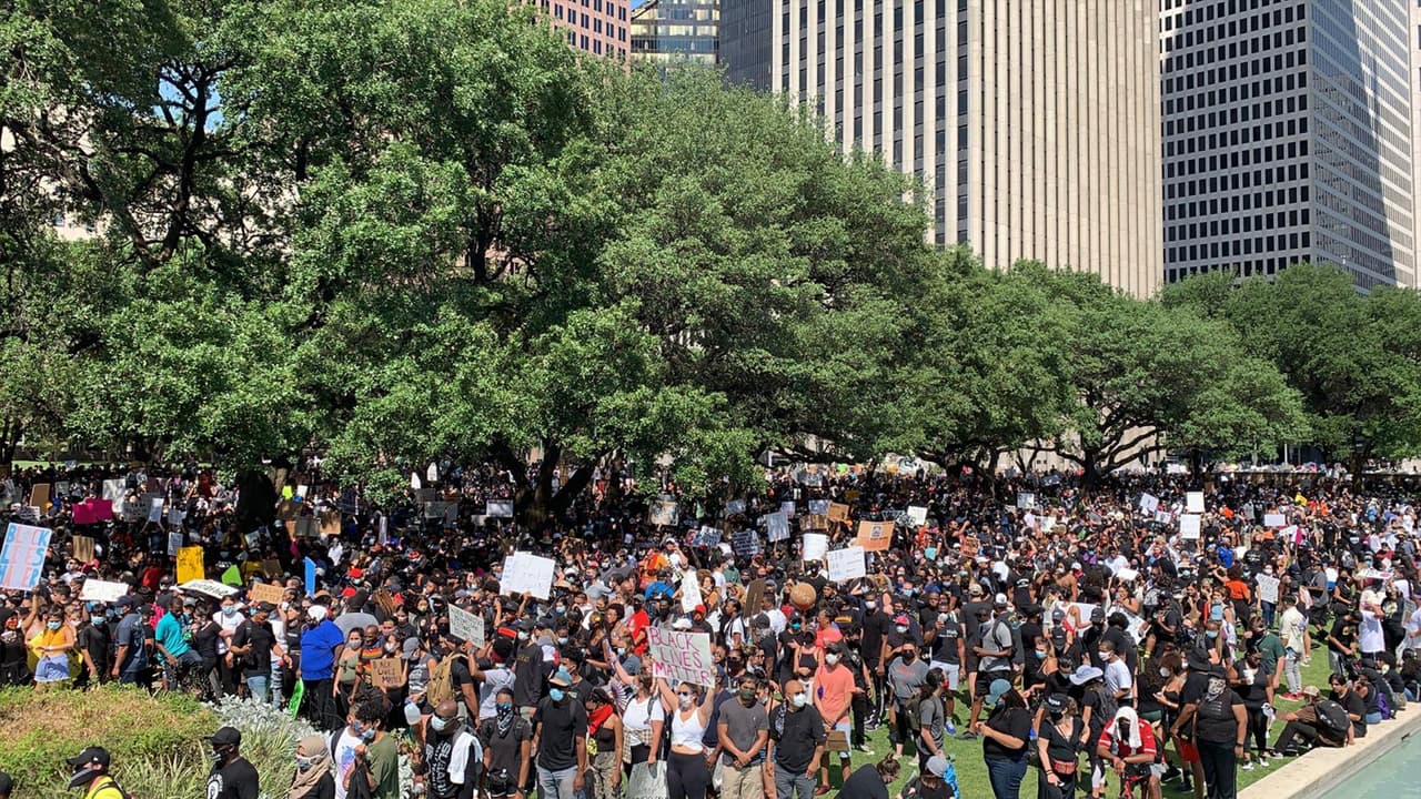 La marcha del martes en Houston transcurrió de manera pacífica.