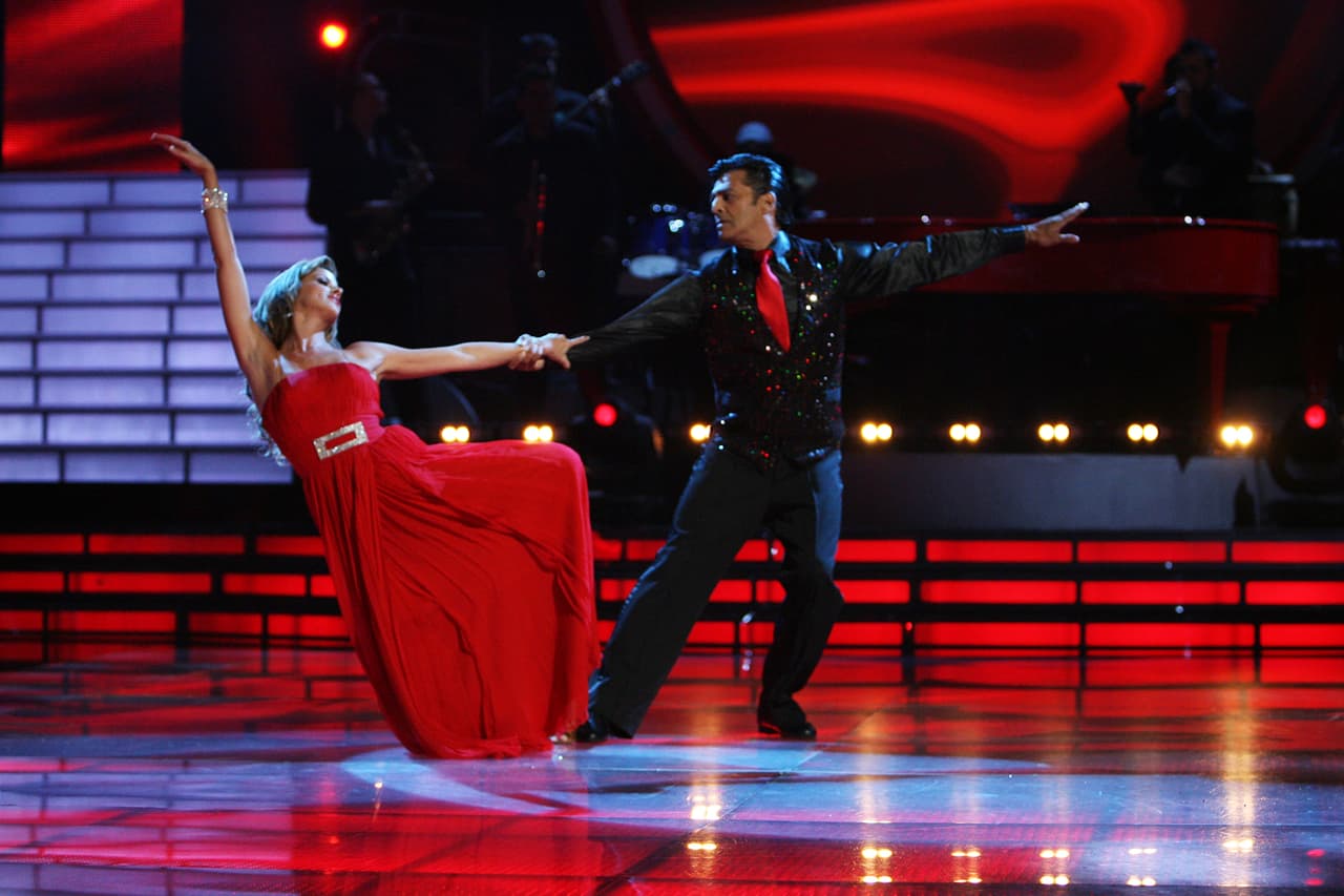 El primer baile de Erik fue con el tema 'Lady in red'.